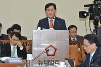 [포토] 현안보고 하는 최경환 경체부총리