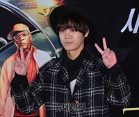 [포토] 엠블랙 미르, 팬들을 향해 쌍브이