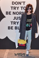 [포토] 서영희, 재킷과 청바지로 패션 완성