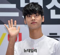 [포토] 빅스 어느멋진날, 인사하는 리더 엔