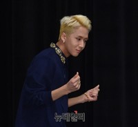 [포토] 빅스 어느멋진날, 그루브 타며 입장하는 라비