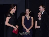 [포토] 김희애 등장에 시선집중