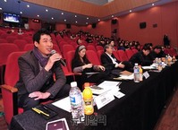 [크리에이티브K] 심사하는 김정환 이노션 수석국장 