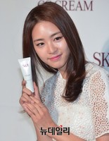 [포토] 극광피부 뽐내는 이연희