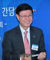 [포토] 핀테크 간담회 참석한 신한은행 유동욱 부행장보