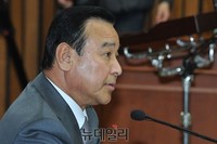 [포토] 질문에 답변하는 이완구 국무총리 후보자
