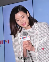 [포토] 전지현, 다소곳한 목인사