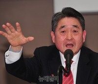 [포토] 연구 발표하는 지만원 대한민국대청소500만야전군 의장