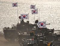 [포토] 20사단 기동사열, 남한강과 태극기