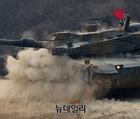 [포토] 포탄 발사된 순간, K2에 전해진 진동