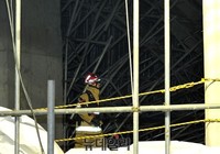 [포토] 사고현장으로 진입하는 119 대원