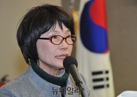 [포토] 성명서 발표하는 주옥순 엄마부대 봉사단 대표