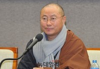 [포토] 애국진영 독자후보 출마 기자회견에 참석한 성호스님