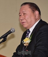 [포토] 웃자대한민국, 인사말하는 신광철 집행위원장