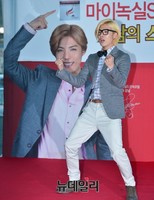 [포토] 일일상담사로 나선 강남, 강한남자 포즈