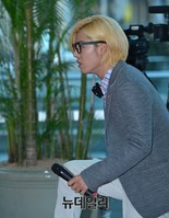 [포토] 계단오르는 강남 