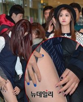 [포토] 앗! 스타킹이…당황하는 EXID 솔지, 정화