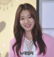 [포토] 박신혜, 발렌타인 맞아 팬들에 '러블리 미소' 선물
