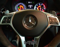 [포토] 감성디자인 벤츠'A45 AMG' 내부는?