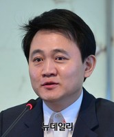 [포토] 인사말하는 방준혁 넷마블게임즈 의장