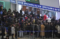 [포토] 민족대이동 시작, 북적이는 서울역
