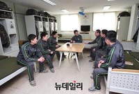 [포토] 대화 통해 '룰'을 정하는 장병들