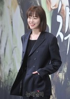 [포토] 이하나, 보이쉬한 매력 미소