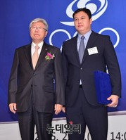 [포토] 우수상 수상한 아시아아경기대회 남자축구 국가대표팀