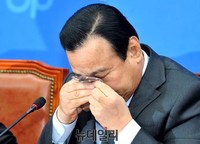 [포토] 이완구 국무총리 눈물의 의미는?