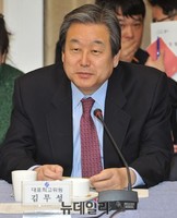 [포토] 발언하는 김무성 새누리당 대표