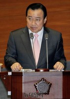 [포토] 대정부질문 참석한 이완구 국무총리