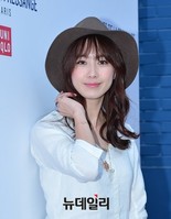 [포토] 홍은희, 봄냄새 물씬풍기는 패션