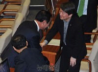 [포토] 인사 나누는 안철수-장병완