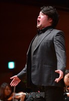 [포토] 노래하는 바리톤 박정민