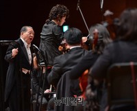 [포토] 열창하는 태너 김신환