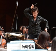 예술의전당 콘서트홀서 울려펴진 애국가 제창