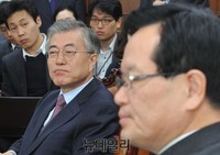 [포토] 대화 나누는 정의화 국회의장과 문재인 대표