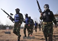 [포토] 진지하게 훈련 임하는 예비군들
