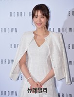 [포토] 화이트원피스 수현, 밝은미소