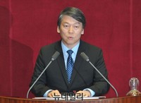 [포토] 김영란법 토론자로 나선 새정치 안철수 의원