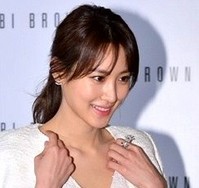 [포토] 수줍게 퇴장하는 수현