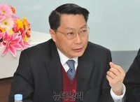 [포토] 토론회 참석한 김인영 교수