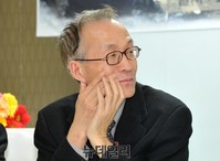 [포토] 파독근로자 학술세미나 참석한 신중섭 강원대 교수