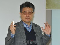 [포토] 발제하는 김용삼 연세대 이승만 연구원 객원 연구원