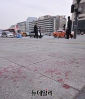 [포토] '혈흔 선명한' 리퍼트 美대사 피습 현장