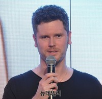 [포토] '캔디크러쉬소다' 소개하는 크리스토퍼 스미스 프로듀서