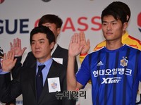 [K리그] 선서하는 윤정환감독-양동현선수