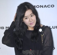 [포토]  동안미인 최강희, '지각생 단골 포즈'