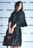 [포토] 레인코트 연상시키는 전지현