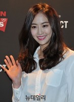 [포토] 씨스타 다솜, 손인사에 남심 흔들